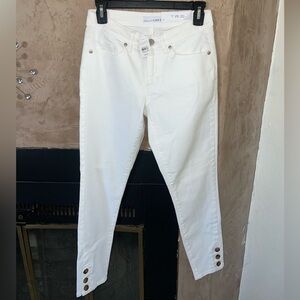 NWT LOFT Curvy Skinny White Jeans – Size 25 – Button Ankle Detail